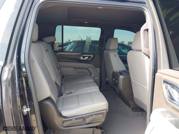 2021 Chevrolet Suburban LT with VIN 1GNSCCKD8MR146950, listed as a IAAI auction lot 41616059 with 155,060 mi miles. Bid and sale history available at carsss.com. Image 8.