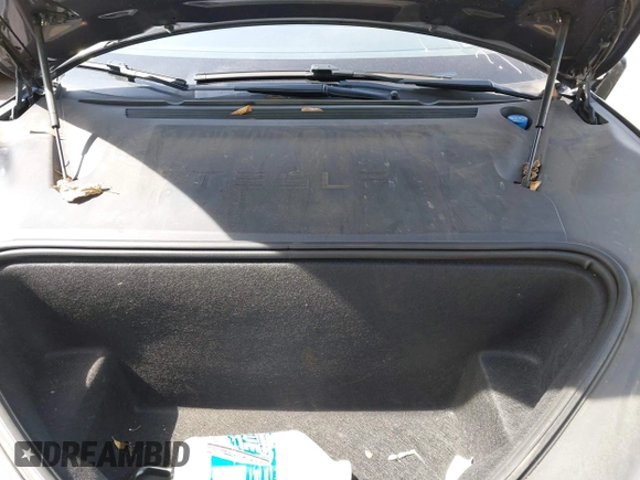 2018 Tesla Model S 75D with VIN 5YJSA1E24JF292518, listed as a IAAI auction lot 42247256 with 40,160 mi miles and . Bid and sale history available at DreamBid. Image 10.