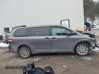 2014 Toyota Sienna L with VIN 5TDZK3DC9ES510214, listed as a IAAI auction lot 41721667 with 1 mi miles. Bid and sale history available at carsss.com. Image 13.