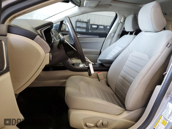 2020 Ford Fusion SE z VIN 3FA6P0LUXLR194471, wystawiony jako Copart lot #55616175 z przebiegiem 94 169 mil mil oraz Tytuł czysty. Historia ofert i sprzedaży dostępna na DreamBid. Obrazek 7.