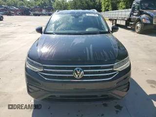 2023 Volkswagen Tiguan SE z VIN 3VV3B7AX9PM134218, wystawiony jako Copart lot #54731705 z przebiegiem 9 460 mil mil oraz Szkoda całkowita • Salvage title. Historia ofert i sprzedaży dostępna na DreamBid. Obrazek 5.