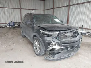 2020 Ford Explorer XLT with VIN 1FMSK7DH9LGC27951, listed as a IAAI auction lot 41623009 with 93,918 mi miles. Bid and sale history available at carsss.com. Image 1.