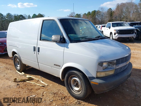 2000 Chevrolet Astro Cargo Van with VIN 1GCDM19W8YB190830, listed as a IAAI auction lot 41632529 with 278,111 mi miles. Bid and sale history available at carsss.com. Image 1.