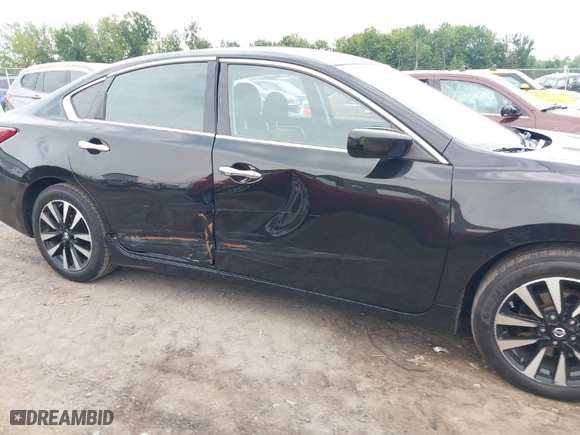 2018 Nissan Altima 2.5 SR with VIN 1N4AL3AP5JC253734, listed as a IAAI auction lot 40013521 with 155,912 mi miles. Bid and sale history available at carsss.com. Image 6.