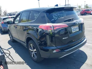 2018 Toyota RAV4 XLE z VIN 2T3WFREV1JW450514, wystawiony jako IAAI lot #42291018 z przebiegiem 89 370 mil mil oraz . Historia ofert i sprzedaży dostępna na DreamBid. Obrazek 3.