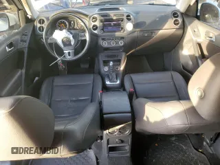 2014 Volkswagen Tiguan SEL с VIN WVGAV3AX2EW552280, выставлен на аукционе Copart как лот 85222224 с пробегом 109 761 миль миль и Списание • Salvage title. История ставок и продаж доступна на DreamBid. Изображение 8.