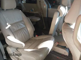 2018 Toyota Sienna XLE Auto Access Seat with VIN 5TDYZ3DC9JS907715, listed as a IAAI auction lot 41557733 with 133,270 mi miles. Bid and sale history available at carsss.com. Image 8.