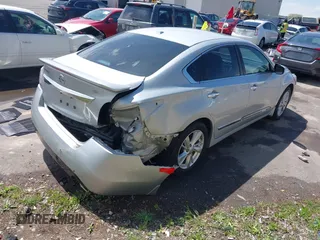2015 Nissan Altima S with VIN 1N4AL3AP6FN862780, listed as a IAAI auction lot 42057210 with 92,126 mi miles and . Bid and sale history available at DreamBid. Image 4.