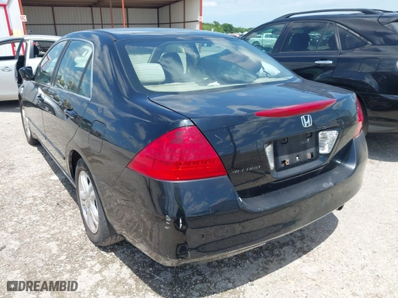 2006 Honda Accord Sdn LX SE with VIN 1HGCM56306A098211, listed as a IAAI auction lot 42115249 with 104,587 mi miles. Bid and sale history available at carsss.com. Image 6.