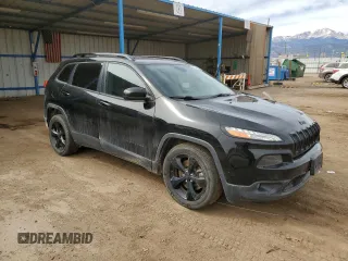 2018 Jeep Cherokee Latitude Tech Connect with VIN 1C4PJLCBXJD552982, listed as a Copart auction lot 49945225 with 157,930 mi miles and Salvage title. Bid and sale history available at DreamBid. Image 4.