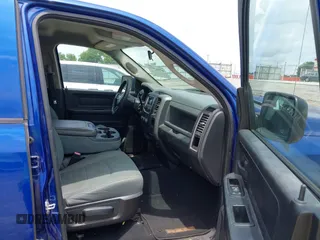 2014 Ram 1500 Express z VIN 1C6RR6FT9ES364535, wystawiony jako IAAI lot #42512971 z przebiegiem 279 894 mil mil oraz . Historia ofert i sprzedaży dostępna na DreamBid. Obrazek 5.