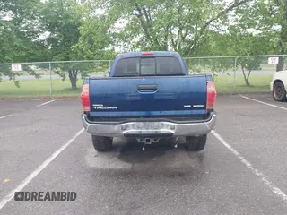 2006 Toyota Tacoma z VIN 5TEUU42N16Z235070, wystawiony jako IAAI lot #42306787 z przebiegiem 323 563 mil mil oraz . Historia ofert i sprzedaży dostępna na DreamBid. Obrazek 16.