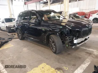 2022 BMW X5 xDrive45e z VIN 5UXTA6C05N9L41274, wystawiony jako IAAI lot #42247190 z przebiegiem 18 701 mil mil oraz . Historia ofert i sprzedaży dostępna na DreamBid. Obrazek 1.