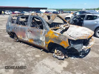 2019 Toyota Land Cruiser z VIN JTMCY7AJ2K4075834, wystawiony jako IAAI lot #42138239 z przebiegiem Nie podano mil oraz . Historia ofert i sprzedaży dostępna na DreamBid. Obrazek 1.