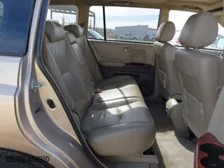2004 Toyota Highlander with VIN JTEDP21A140010487, listed as a IAAI auction lot 42030655 with 346,497 mi miles. Bid and sale history available at carsss.com. Image 8.