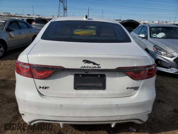 2022 Jaguar XF R-Dynamic SE with VIN SAJBL4GX2NCY91572, listed as a Copart auction lot 89068965 with 11,620 mi miles and Salvage Title. Bid and sale history available at carsss.com. Image 6.