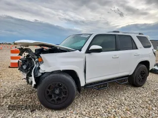 2022 Toyota 4Runner SR5 z VIN JTEEU5JR5N5258539, wystawiony jako Copart lot #60596985 z przebiegiem 54 123 mil mil oraz Szkoda całkowita • Salvage title. Historia ofert i sprzedaży dostępna na DreamBid. Obrazek 1.
