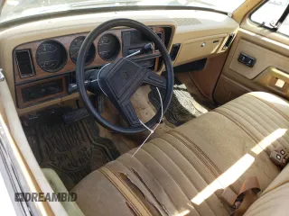 1987 Dodge Trucks z VIN 1B7HD14TXHS334781, wystawiony jako Copart lot #69347244 z przebiegiem 69 244 mil mil oraz Szkody całkowita. Historia ofert i sprzedaży dostępna na DreamBid. Obrazek 8.