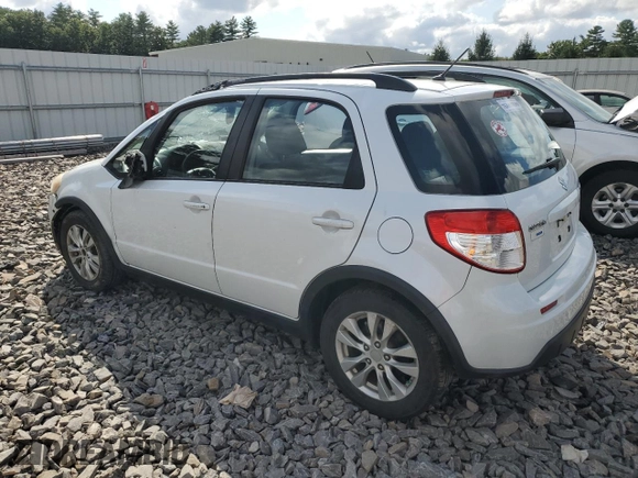 2013 Suzuki SX4 Crossover with VIN JS2YB5A31D6101673, listed as a Copart auction lot 70571514 with 137,306 mi miles and Salvage Title. Bid and sale history available at carsss.com. Image 2.