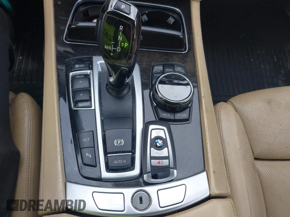 2015 BMW 7 Series 750Li with VIN WBAYE8C50FD781160, listed as a IAAI auction lot 41061232 with 154,496 mi miles. Bid and sale history available at carsss.com. Image 11.