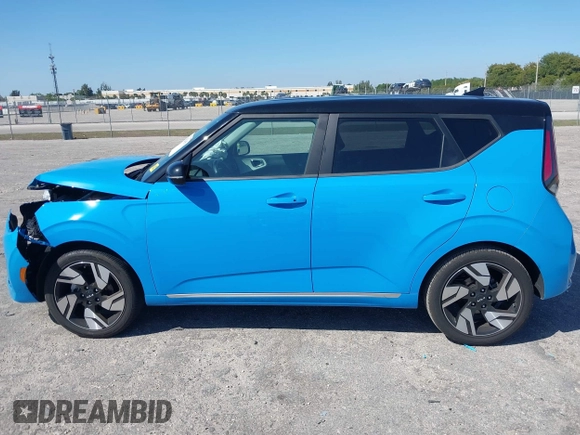 2024 Kia Soul GT-Line with VIN KNDJ53AU0R7219196, listed as a IAAI auction lot 41823959 with 8,650 mi miles. Bid and sale history available at carsss.com. Image 15.