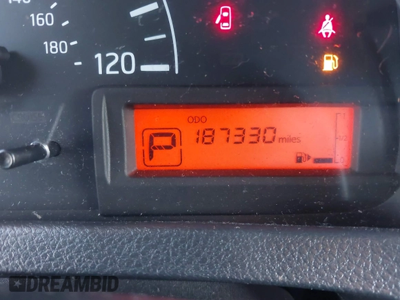 2013 Nissan NV200 SV z VIN 3N6CM0KN9DK693656, wystawiony jako IAAI lot #41297500 z przebiegiem 187 330 mil mil oraz . Historia ofert i sprzedaży dostępna na DreamBid. Obrazek 16.