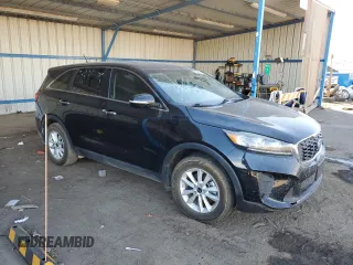 2019 Kia Sorento L z VIN 5XYPG4A35KG478504, wystawiony jako Copart lot #81063734 z przebiegiem Nie podano mil oraz Nie do naprawy • Non repairable. Historia ofert i sprzedaży dostępna na DreamBid. Obrazek 4.