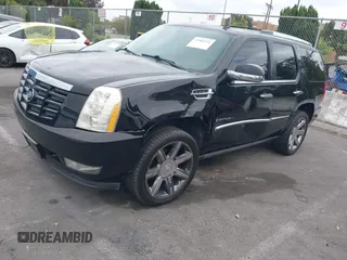 2008 Cadillac Escalade z VIN 1GYFK63848R223426, wystawiony jako IAAI lot #41981521 z przebiegiem 136 773 mil mil oraz . Historia ofert i sprzedaży dostępna na DreamBid. Obrazek 2.