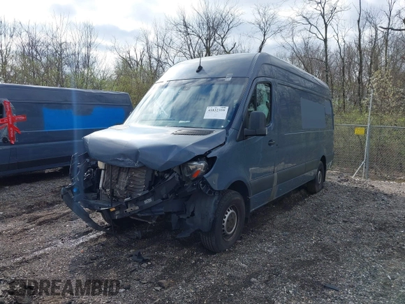 2019 Mercedes-Benz Sprinter Cargo z VIN WD4PF1CD1KP147624, wystawiony jako IAAI lot #41832359 z przebiegiem 68 434 mil mil oraz . Historia ofert i sprzedaży dostępna na DreamBid. Obrazek 12.