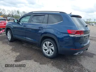 2021 Volkswagen Atlas SE z VIN 1V2JR2CA9MC547054, wystawiony jako IAAI lot #42090923 z przebiegiem 40 011 mil mil oraz . Historia ofert i sprzedaży dostępna na DreamBid. Obrazek 3.