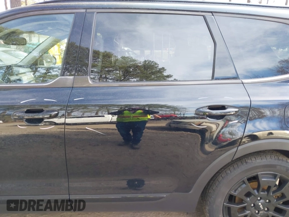 2022 Kia Telluride SX z VIN 5XYP5DHC7NG296481, wystawiony jako IAAI lot #41759359 z przebiegiem 46 857 mil mil oraz . Historia ofert i sprzedaży dostępna na DreamBid. Obrazek 18.