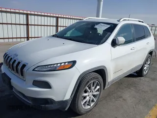 2018 Jeep Cherokee Limited with VIN 1C4PJMDXXJD522638, listed as a IAAI auction lot 41692055 with 150,701 mi miles. Bid and sale history available at carsss.com. Image 17.