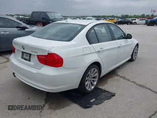 2011 BMW 3 Series 328i xDrive with VIN WBAPK5C53BA995204, listed as a IAAI auction lot 41940438 with 160,879 mi miles. Bid and sale history available at carsss.com. Image 4.