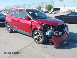 2020 Nissan Kicks SV z VIN 3N1CP5CV3LL494216, wystawiony jako IAAI lot #42323897 z przebiegiem 72 185 mil mil oraz . Historia ofert i sprzedaży dostępna na DreamBid. Obrazek 1.