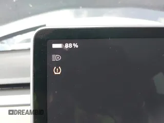 2023 Tesla Model 3 z VIN 5YJ3E1EA1PF546324, wystawiony jako IAAI lot #42103745 z przebiegiem 33 284 mil mil oraz . Historia ofert i sprzedaży dostępna na DreamBid. Obrazek 17.