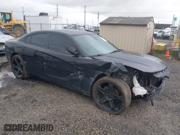 2020 Dodge Charger SXT z VIN 2C3CDXBG6LH160828, wystawiony jako IAAI lot #42007663 z przebiegiem 136 015 mil mil oraz . Historia ofert i sprzedaży dostępna na DreamBid. Obrazek 1.