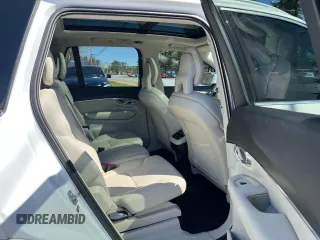 2020 Volvo XC90 Momentum with VIN YV4102CK5L1601980, listed as a Copart auction lot 53400515 with 124,714 mi miles and Clean Title. Bid and sale history available at carsss.com. Image 6.
