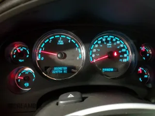 2007 GMC Yukon Denali z VIN 1GKFK638X7J151025, wystawiony jako Copart lot #57663755 z przebiegiem 229 754 mil mil oraz Tytuł czysty. Historia ofert i sprzedaży dostępna na DreamBid. Obrazek 9.