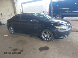 2009 Scion tC z VIN JTKDE167090286905, wystawiony jako IAAI lot #41516763 z przebiegiem 140 550 mil mil oraz . Historia ofert i sprzedaży dostępna na DreamBid. Obrazek 1.
