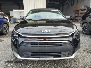 2025 Kia Niro LX with VIN KNDCP3LE6S5214451, listed as a Copart auction lot 81022254 with 15 mi miles and Clean Title. Bid and sale history available at carsss.com. Image 5.