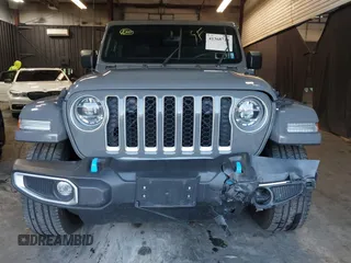 2022 Jeep Wrangler Unlimited Sahara with VIN 1C4JJXP66NW198723, listed as a IAAI auction lot 41368728 with 31,814 mi miles and . Bid and sale history available at DreamBid. Image 12.