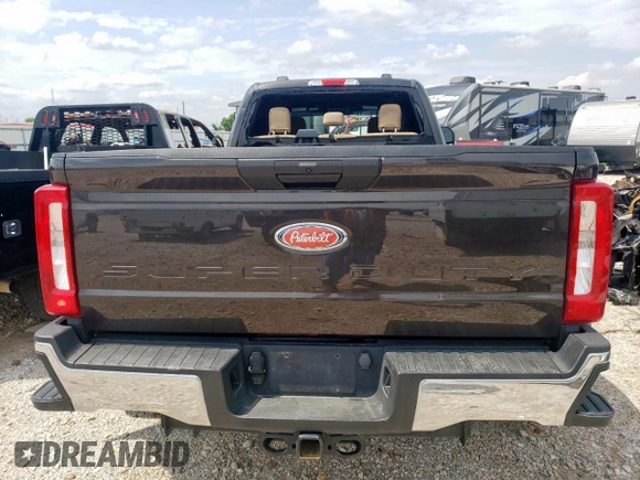 2024 Ford F-350 XL z VIN 1FT8W3DM4REC62569, wystawiony jako Copart lot #58057795 z przebiegiem Nie podano mil oraz Szkoda całkowita • Salvage title. Historia ofert i sprzedaży dostępna na DreamBid. Obrazek 6.