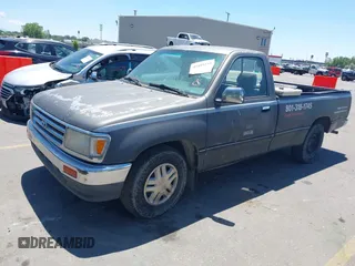 1994 Toyota T100 z VIN JT4VD10C8R0018446, wystawiony jako IAAI lot #42419359 z przebiegiem 147 981 mil mil oraz . Historia ofert i sprzedaży dostępna na DreamBid. Obrazek 2.