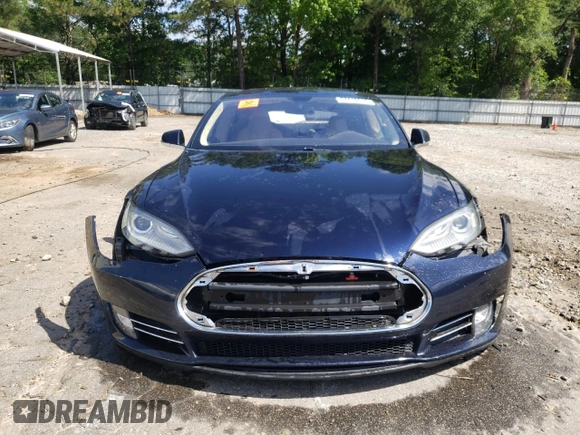 2013 Tesla Model S Performance с VIN 5YJSA1DP1DFP04055, выставлен на аукционе Copart как лот 57418615 с пробегом Не указан миль и Списание • Salvage title. История ставок и продаж доступна на DreamBid. Изображение 5.