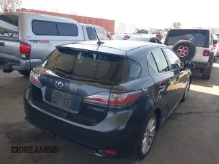 2011 Lexus CT 200h z VIN JTHKD5BH0B2030103, wystawiony jako IAAI lot #42782926 z przebiegiem 215 532 mil mil oraz . Historia ofert i sprzedaży dostępna na DreamBid. Obrazek 4.