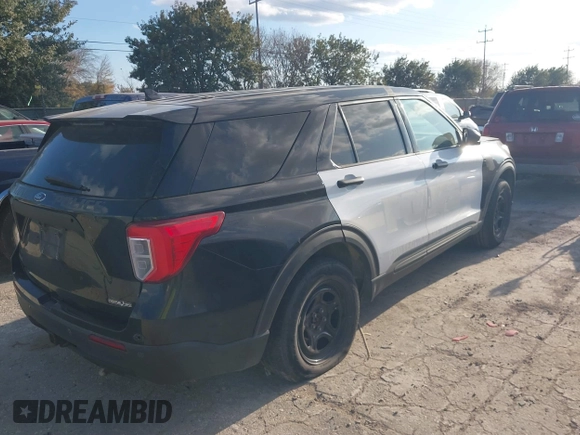 2020 Ford Police Interceptor Utility z VIN 1FM5K8ABXLGC63862, wystawiony jako IAAI lot #41146839 z przebiegiem Nie podano mil oraz . Historia ofert i sprzedaży dostępna na DreamBid. Obrazek 4.