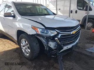 2018 Chevrolet Traverse LT Cloth z VIN 1GNEVGKWXJJ270664, wystawiony jako IAAI lot #42176492 z przebiegiem 73 534 mil mil oraz . Historia ofert i sprzedaży dostępna na DreamBid. Obrazek 18.