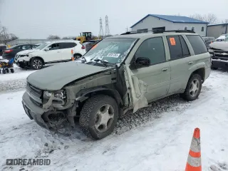 2004 Chevrolet TrailBlazer LS with VIN 1GNDT13S642154886, listed as a Copart auction lot 49781075 with 179,394 mi miles and Salvage Title. Bid and sale history available at carsss.com. Image 1.