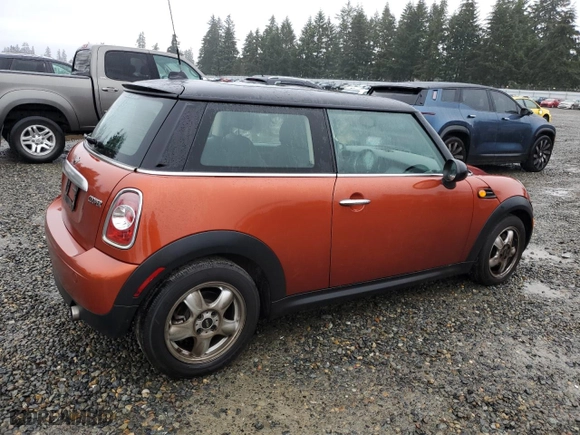 2011 MINI Cooper Hardtop with VIN WMWSU3C58BT098554, listed as a Copart auction lot 50175325 with 108,214 mi miles and Clean Title. Bid and sale history available at carsss.com. Image 3.