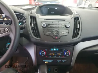 2018 Ford Escape SE z VIN 1FMCU9GD3JUC13075, wystawiony jako IAAI lot #42537659 z przebiegiem 77 270 mil mil oraz . Historia ofert i sprzedaży dostępna na DreamBid. Obrazek 6.